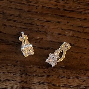 2 Sets clip earrings